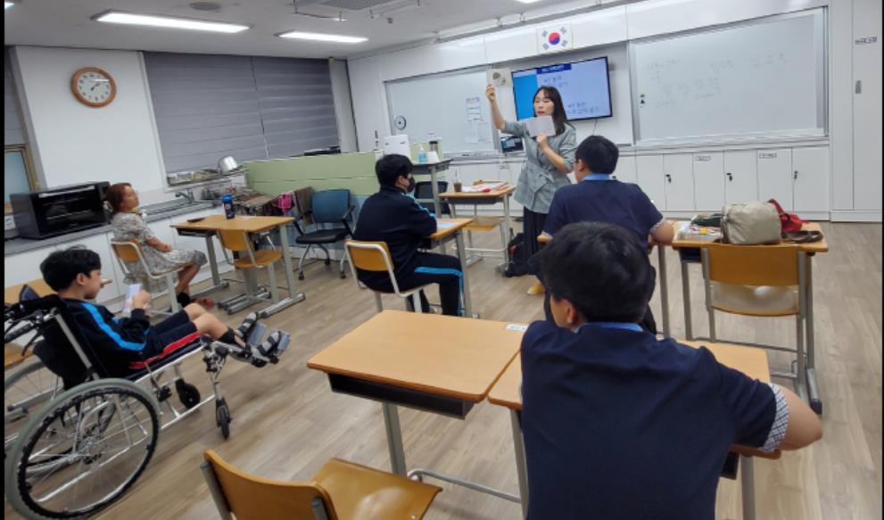 20230621_동백중 강의사진.jpg