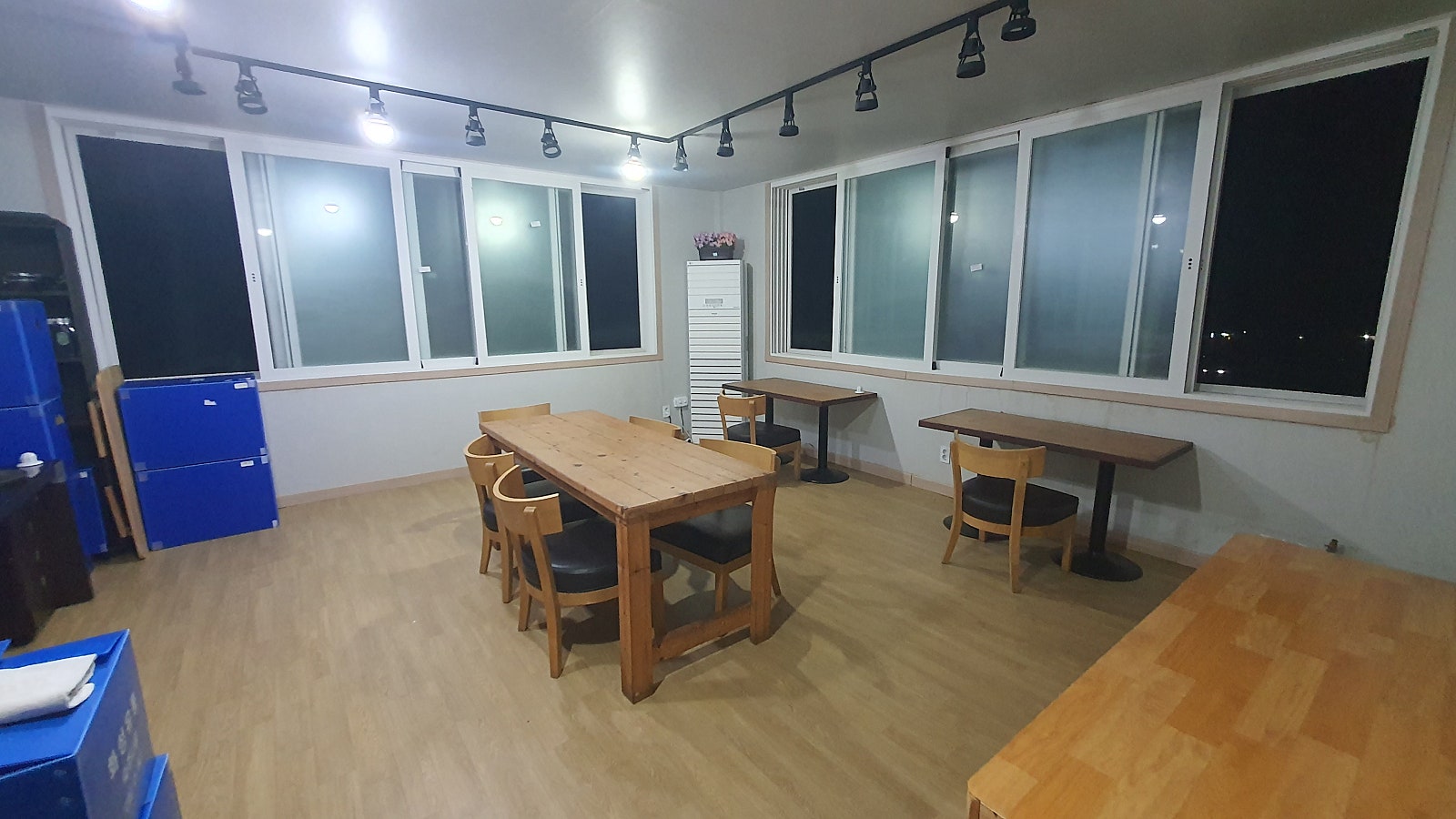 인터뷰다실(공유공간).jpg
