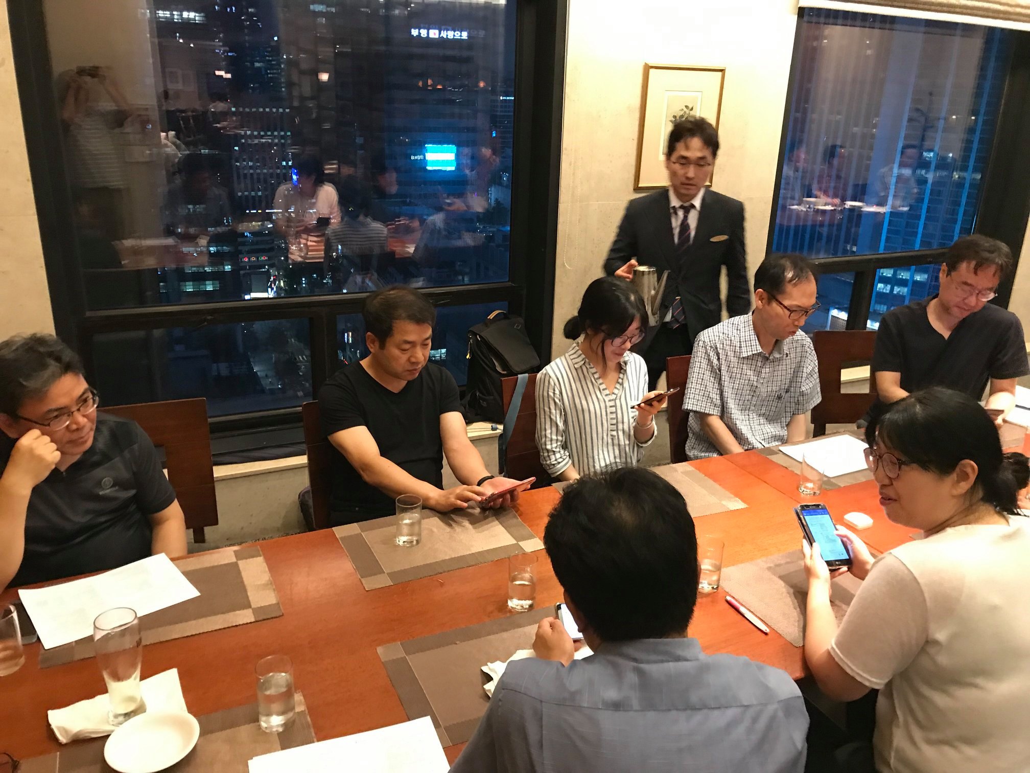 회의사진3.jpg